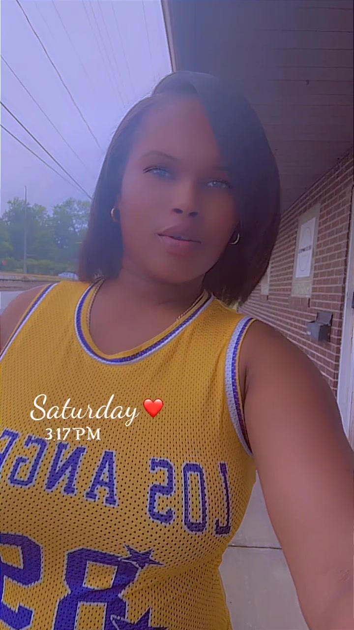 @🥷🏾👸🏽Elizabeth