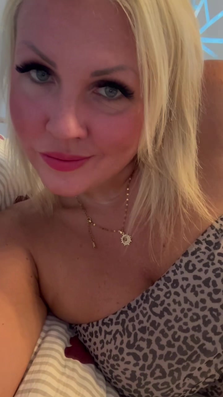 @ana_melody_ania