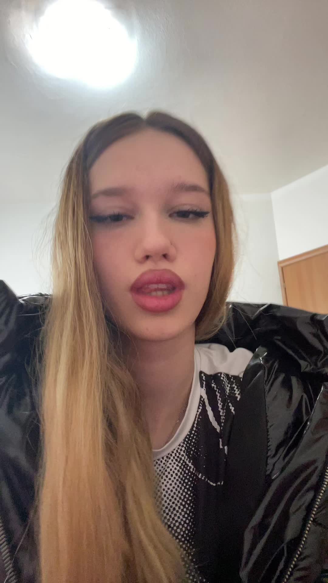 @👻
