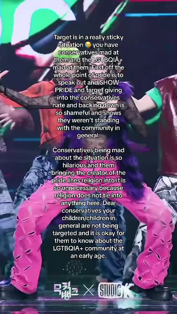 @The #1 Jin & Dahyun stan 🥱