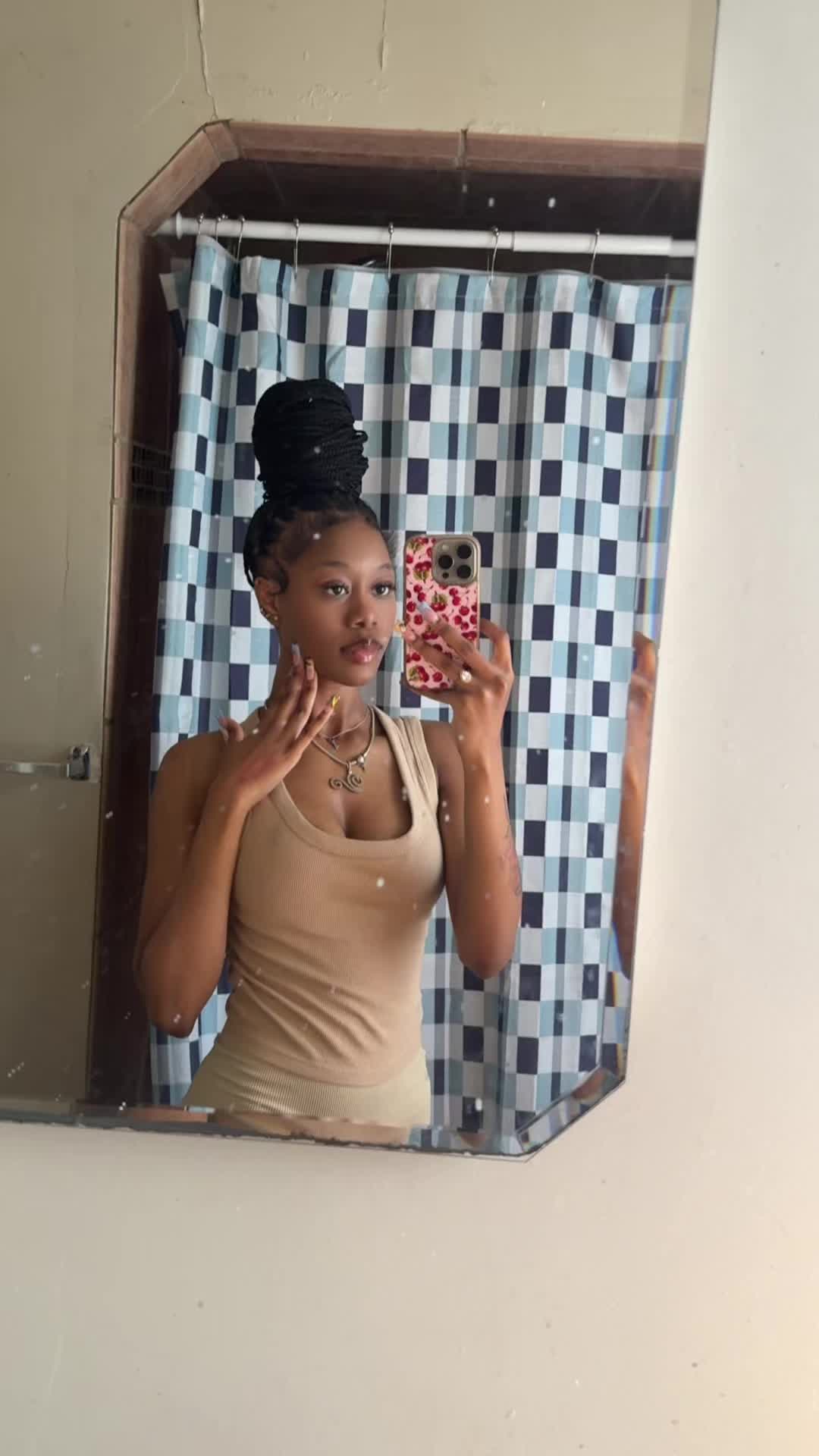 @Vee🪷