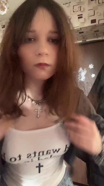 @🧟&zwj;♀️