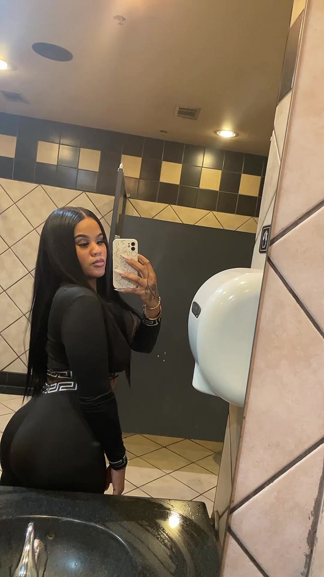 @Dniomi