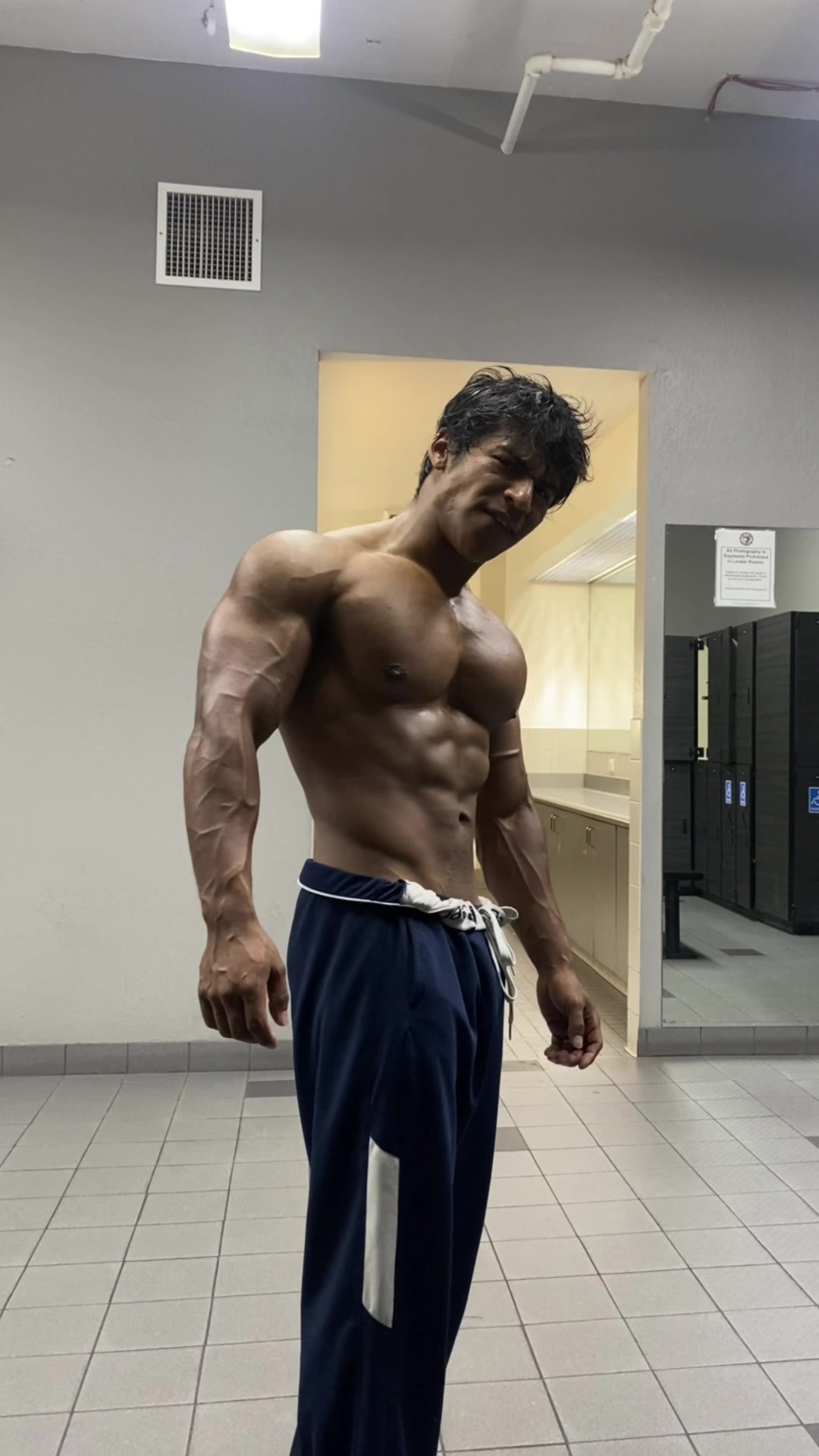 @damianiszn