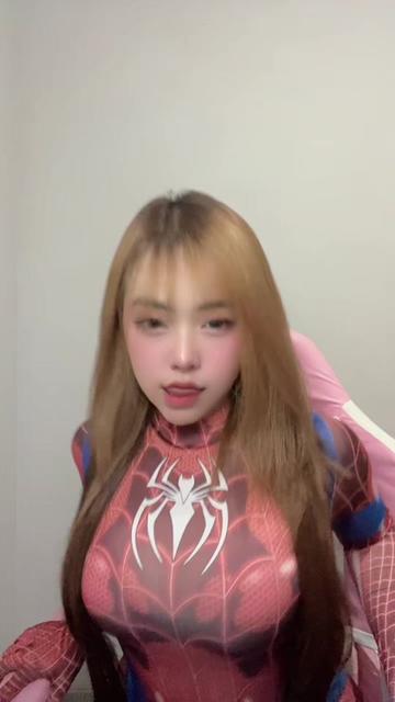 @_ayang9