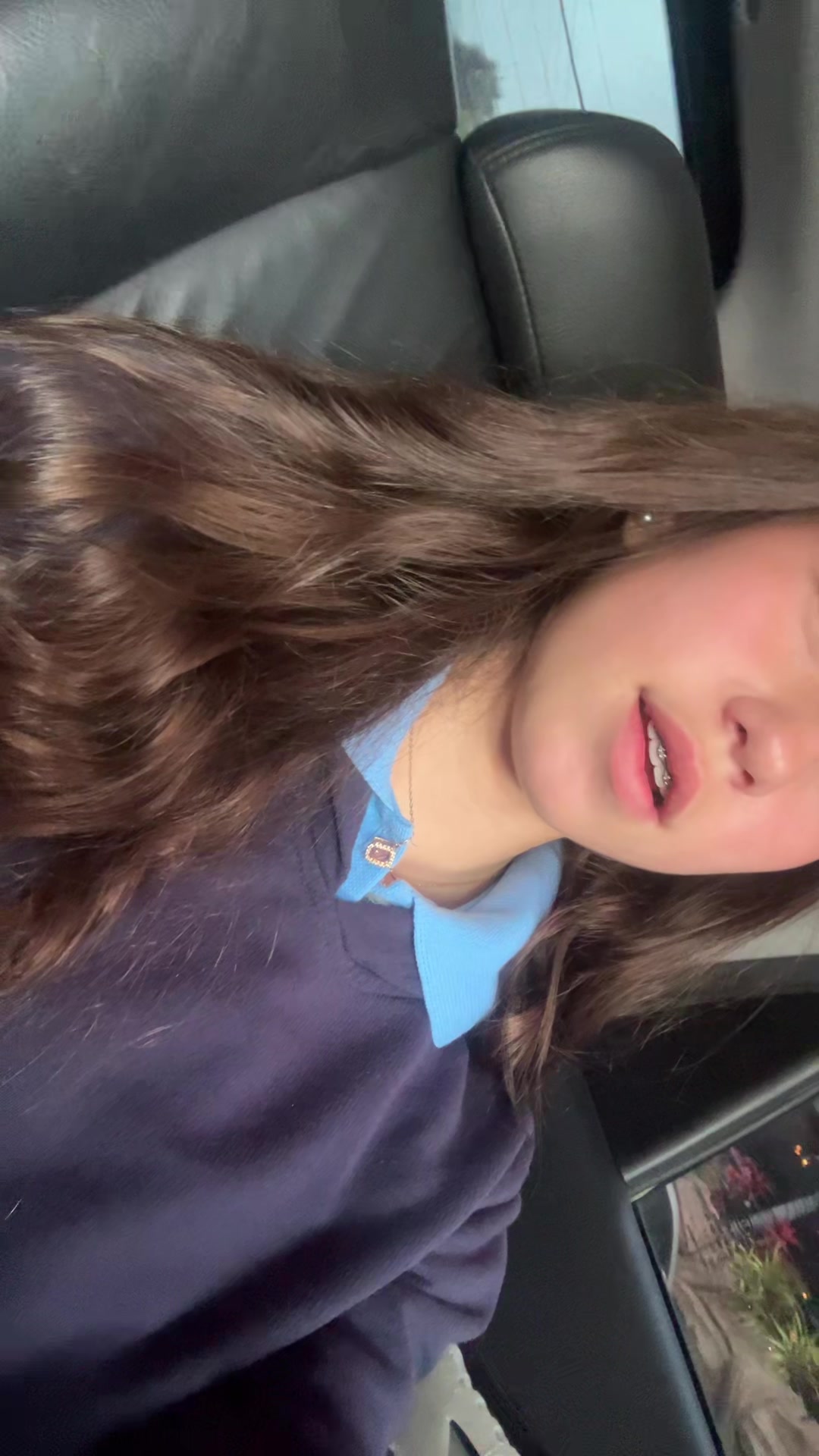 @Vicky_privv