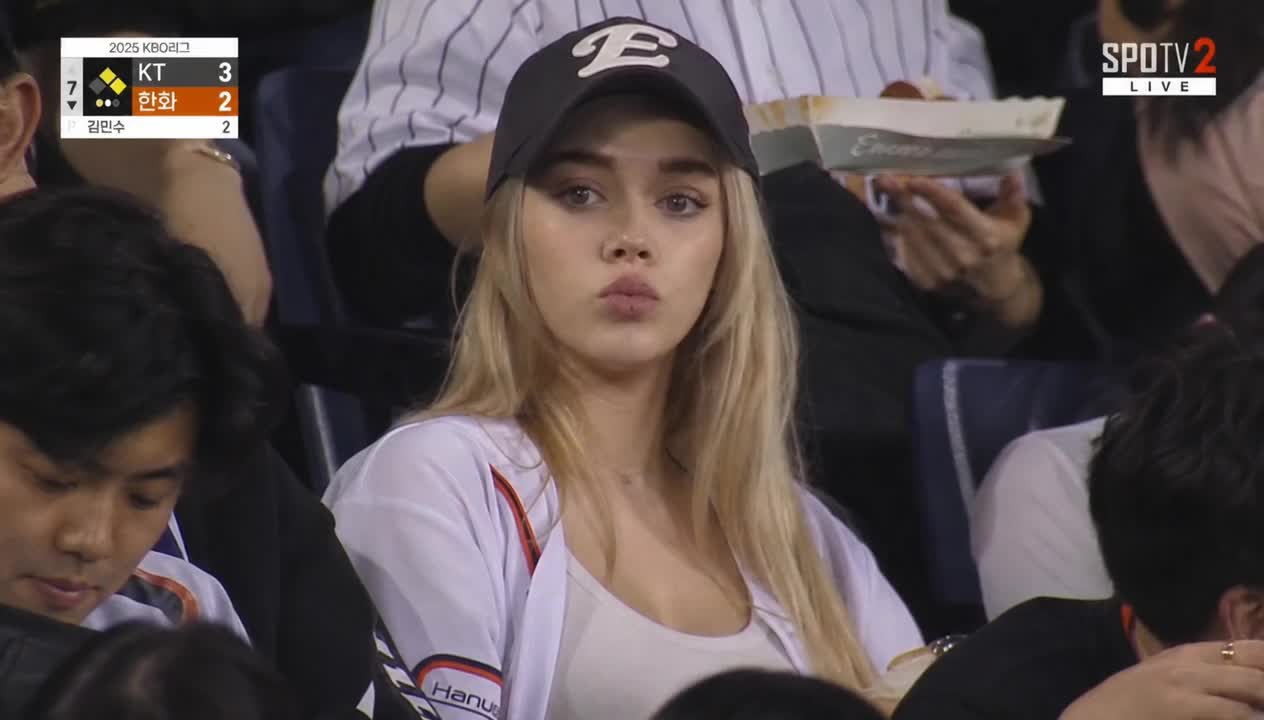 @victoriahyde_23
