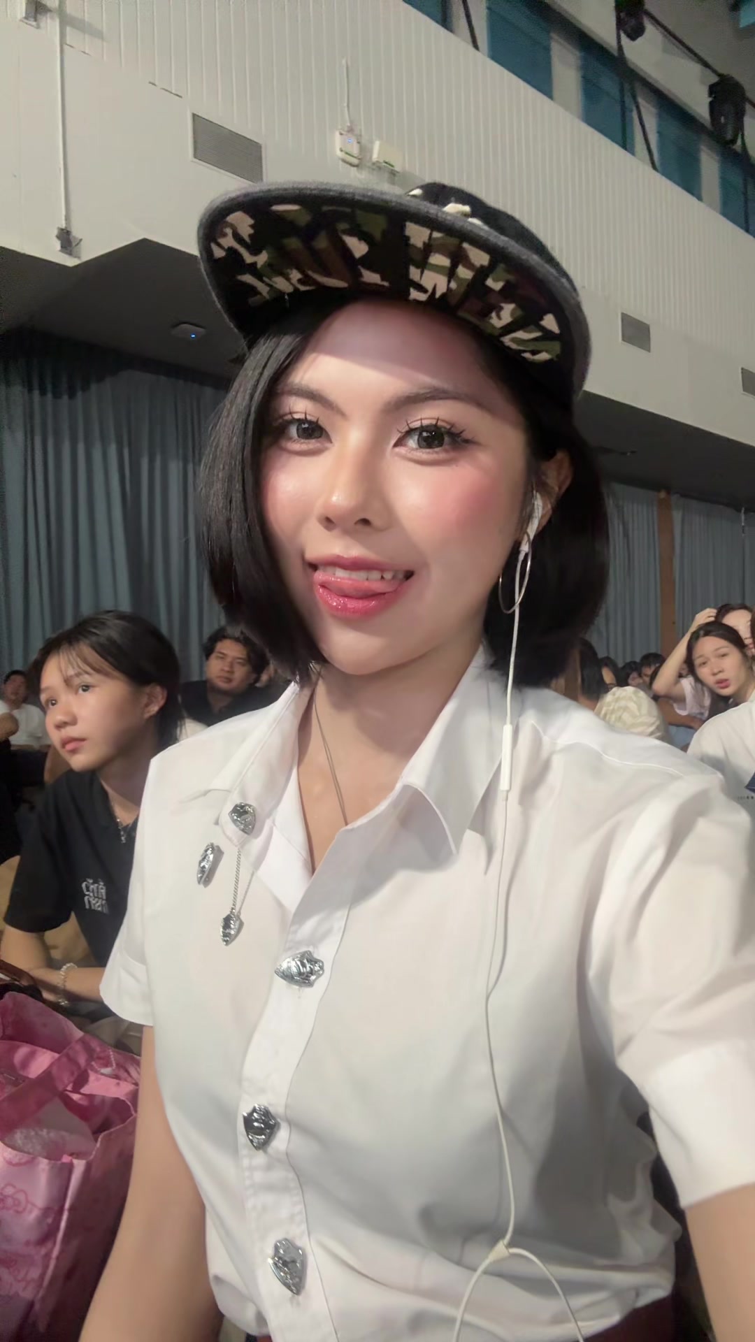 @บอตอบอตอบอตอ🧔🏻&zwj;♀️