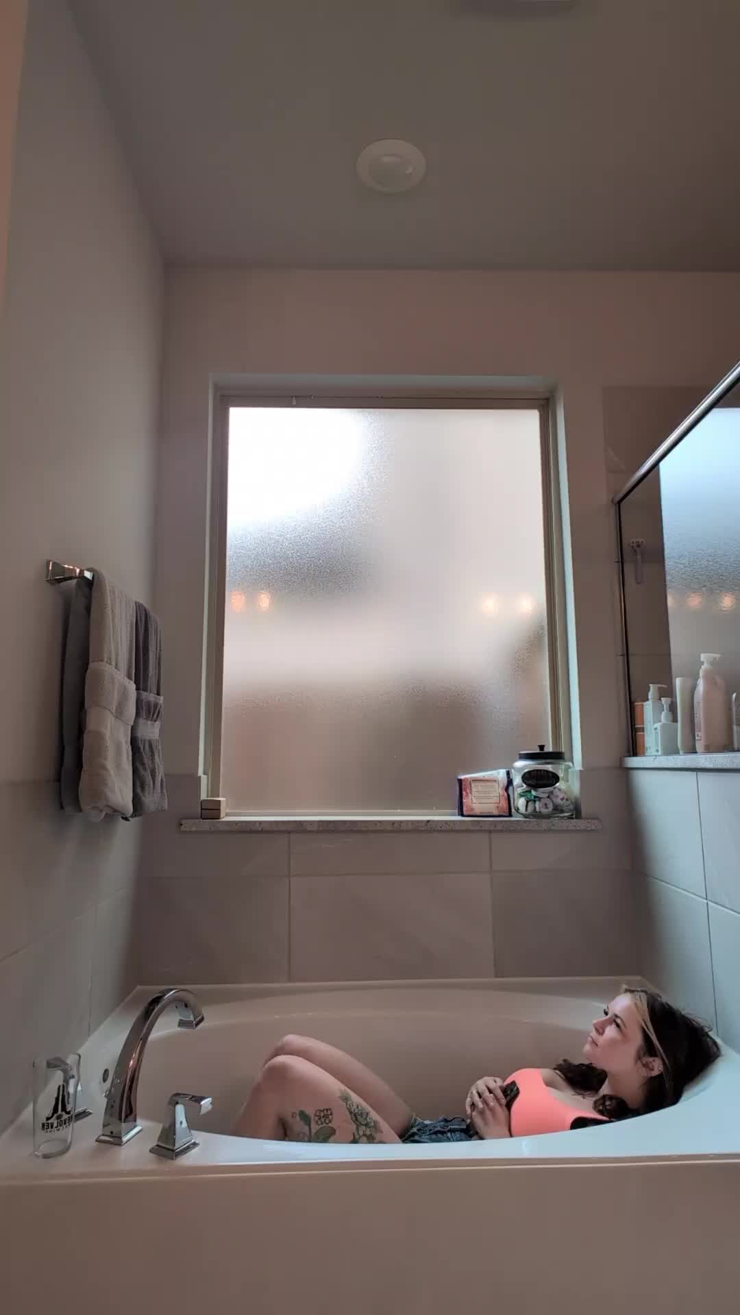 @BibbidiBobiBoo | Streamer