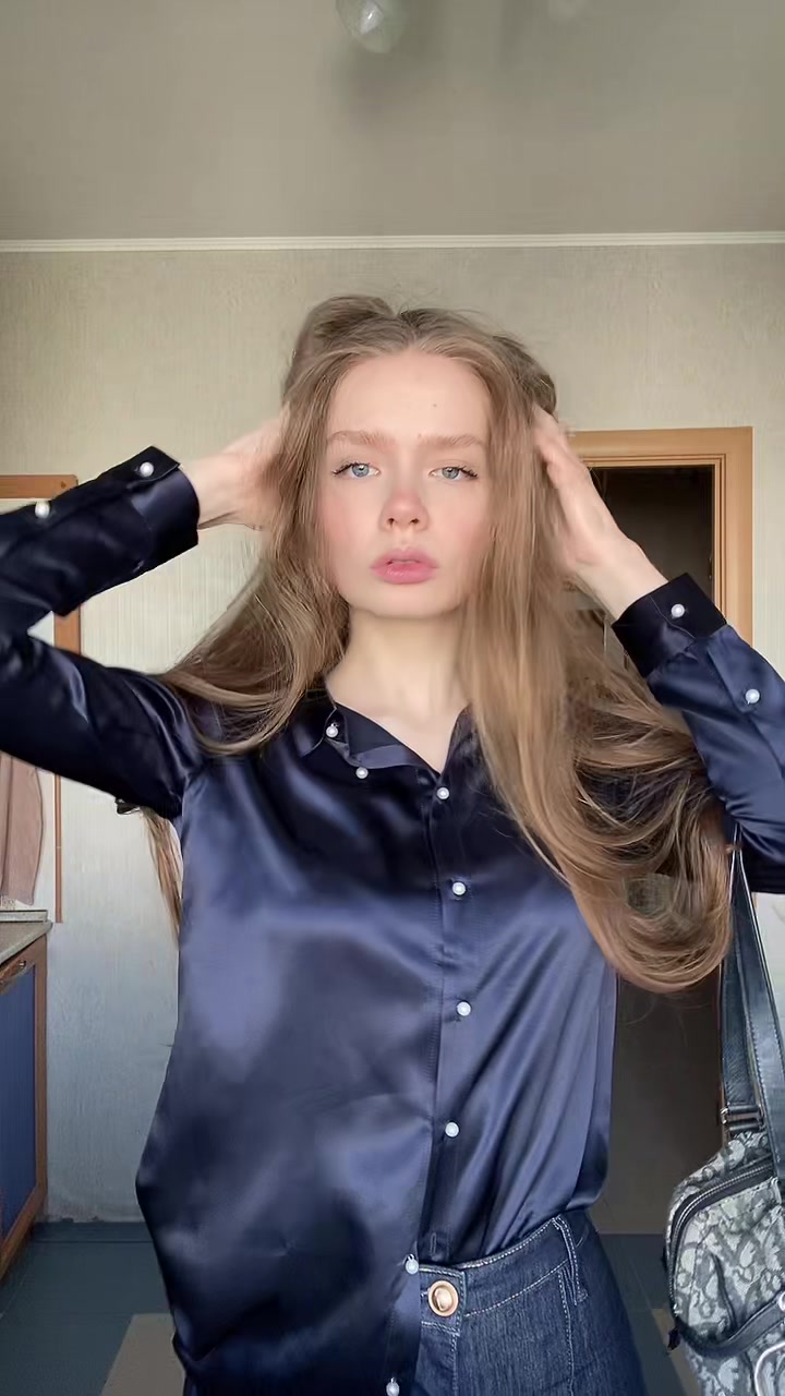 @юля