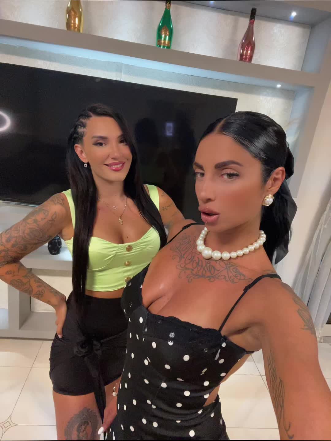 @👑