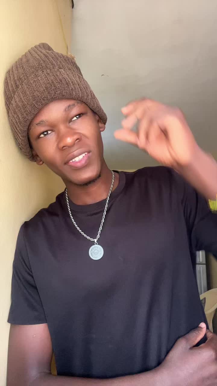 @🧢JUST.CALL.ME.INFLUENCER🔵