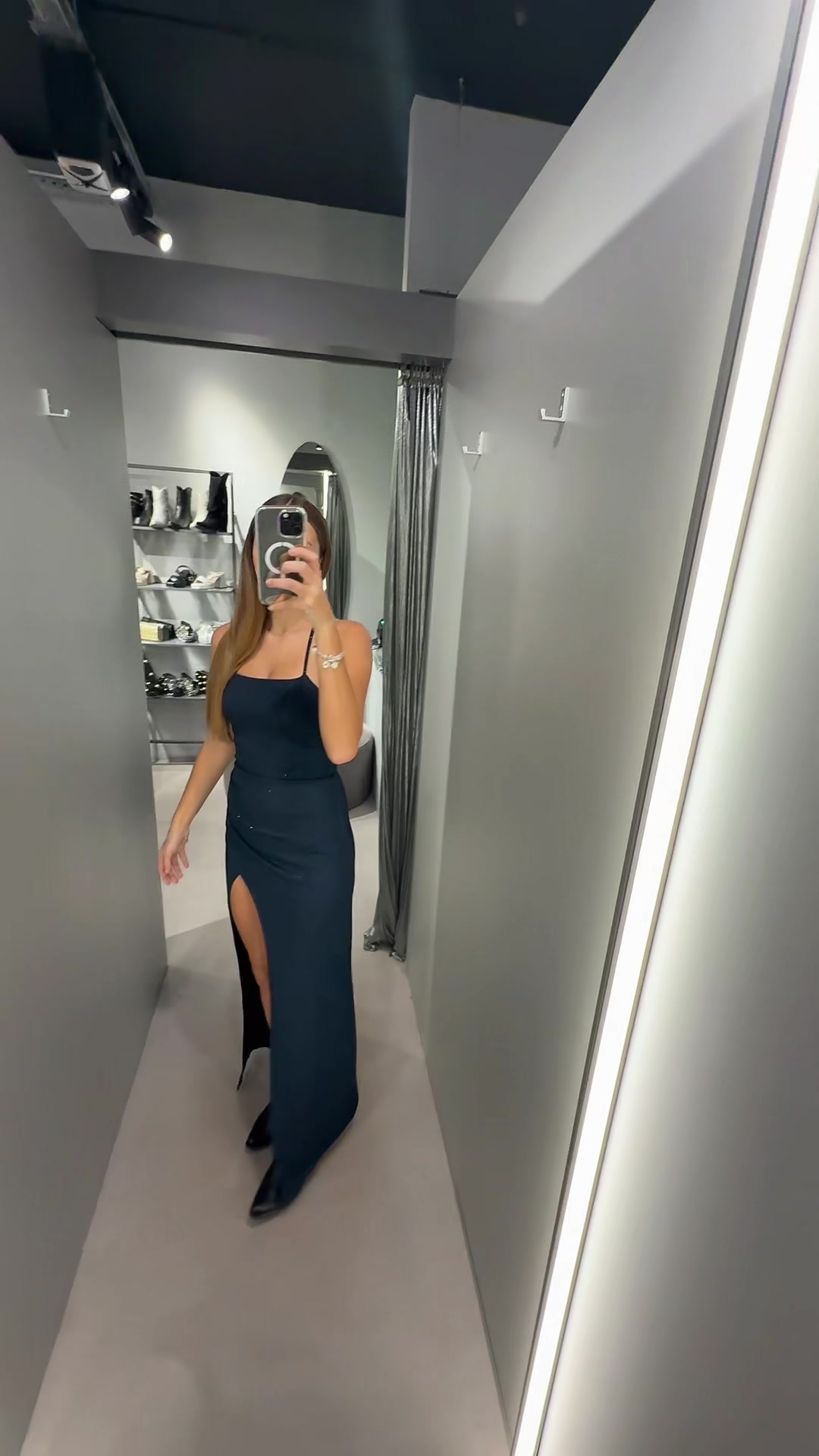 @AV