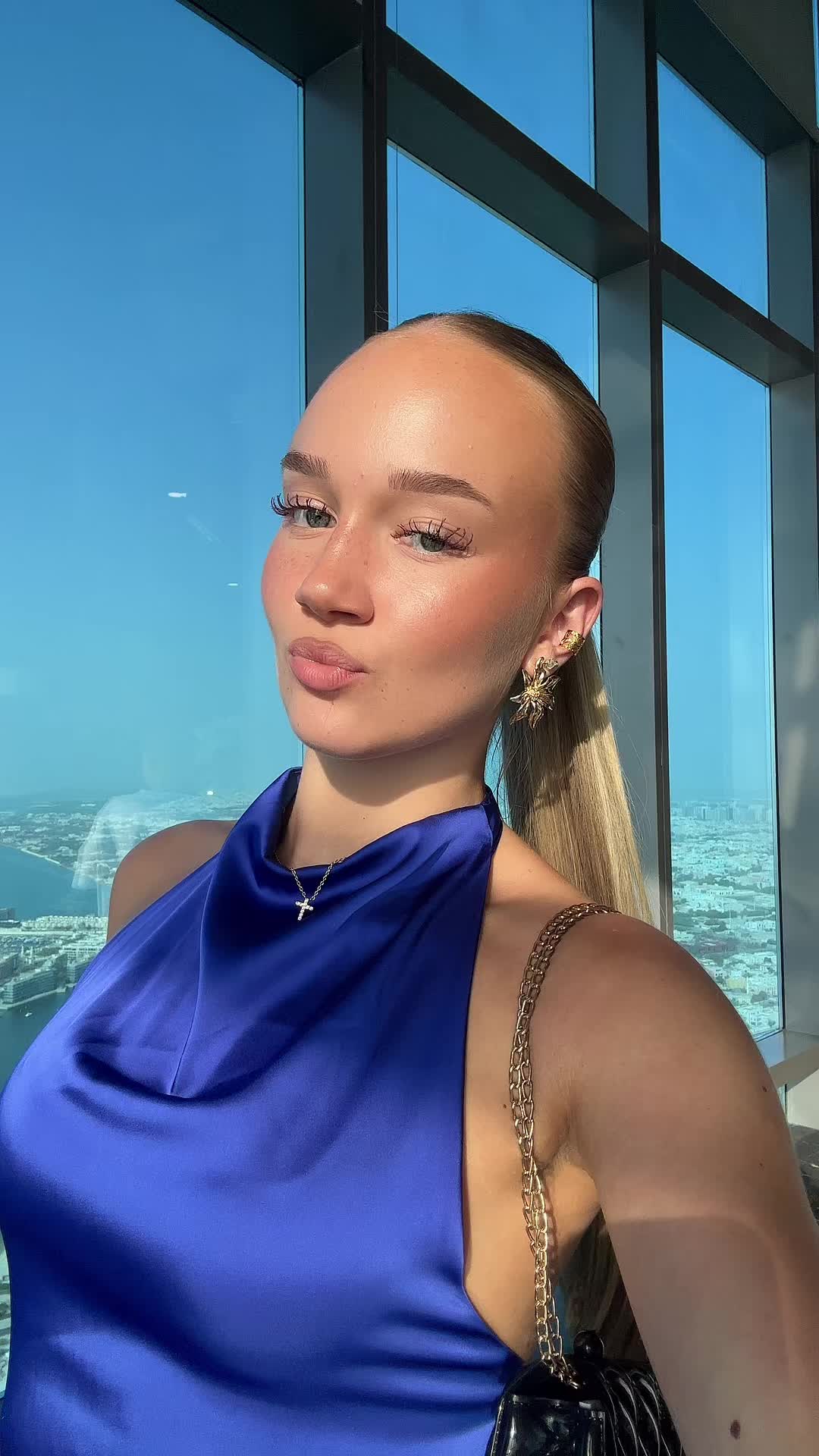 @александраメ𝟶