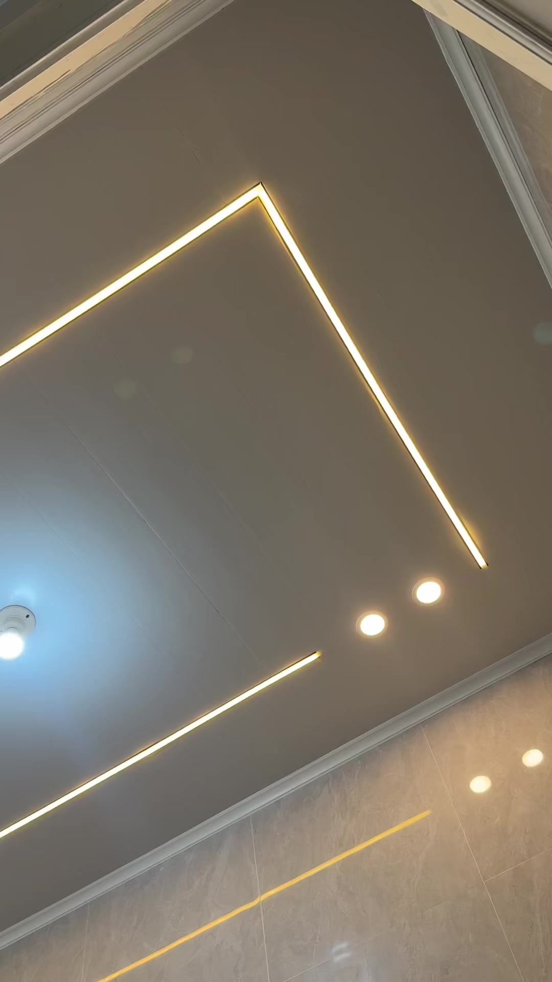 @KOMARI JAYA PLAFON