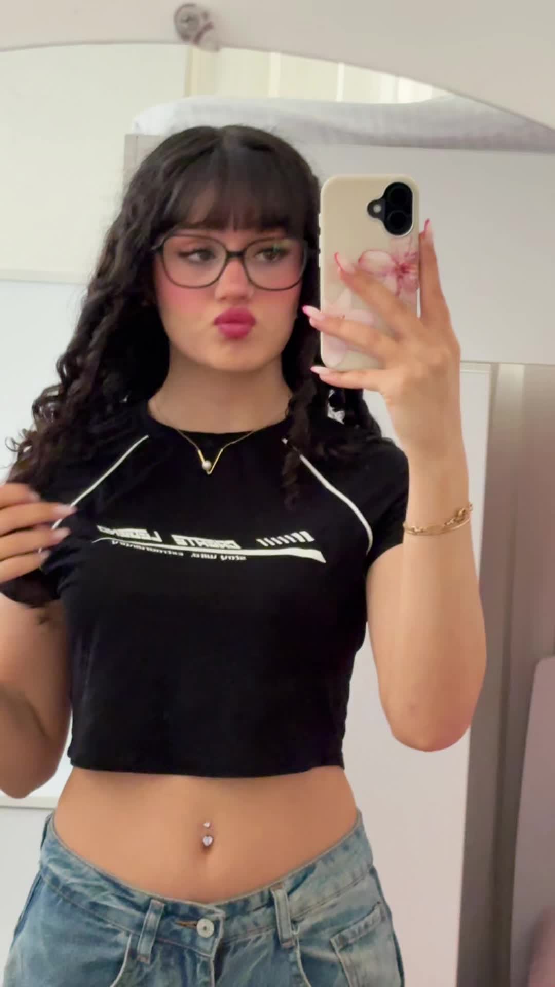 @iihelliyaa
