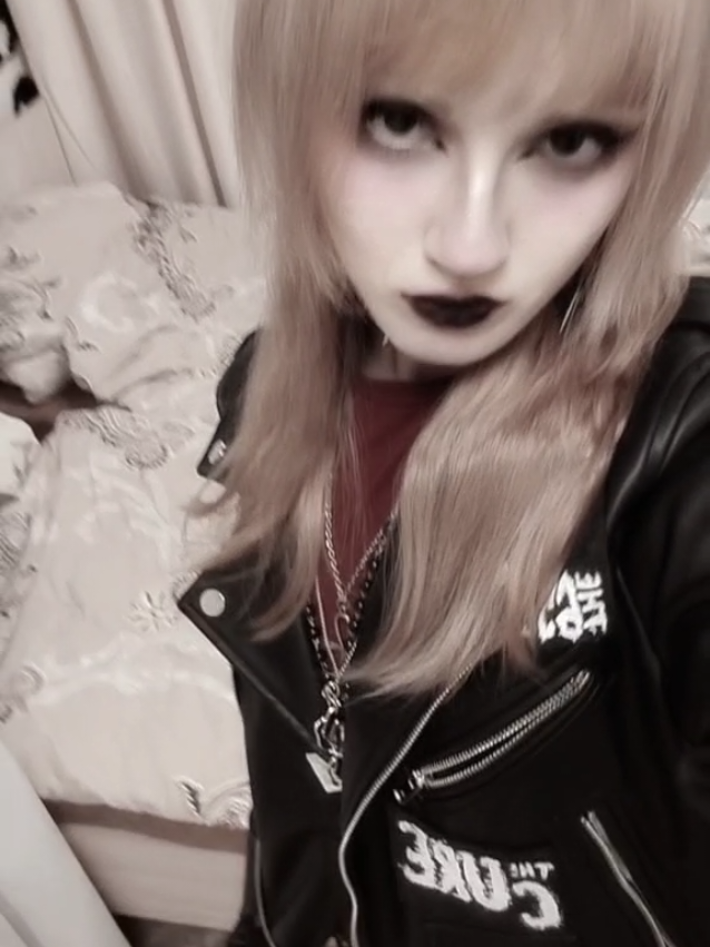 @Мышка🦇