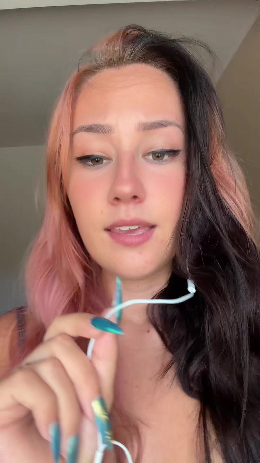 @Emi💥