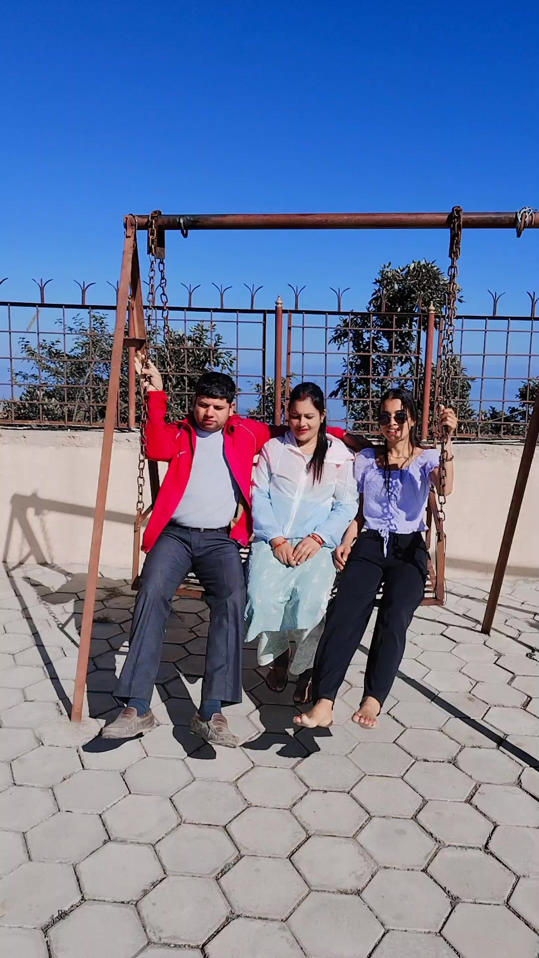 @दाजुभाइ बिनाको चेली🧿