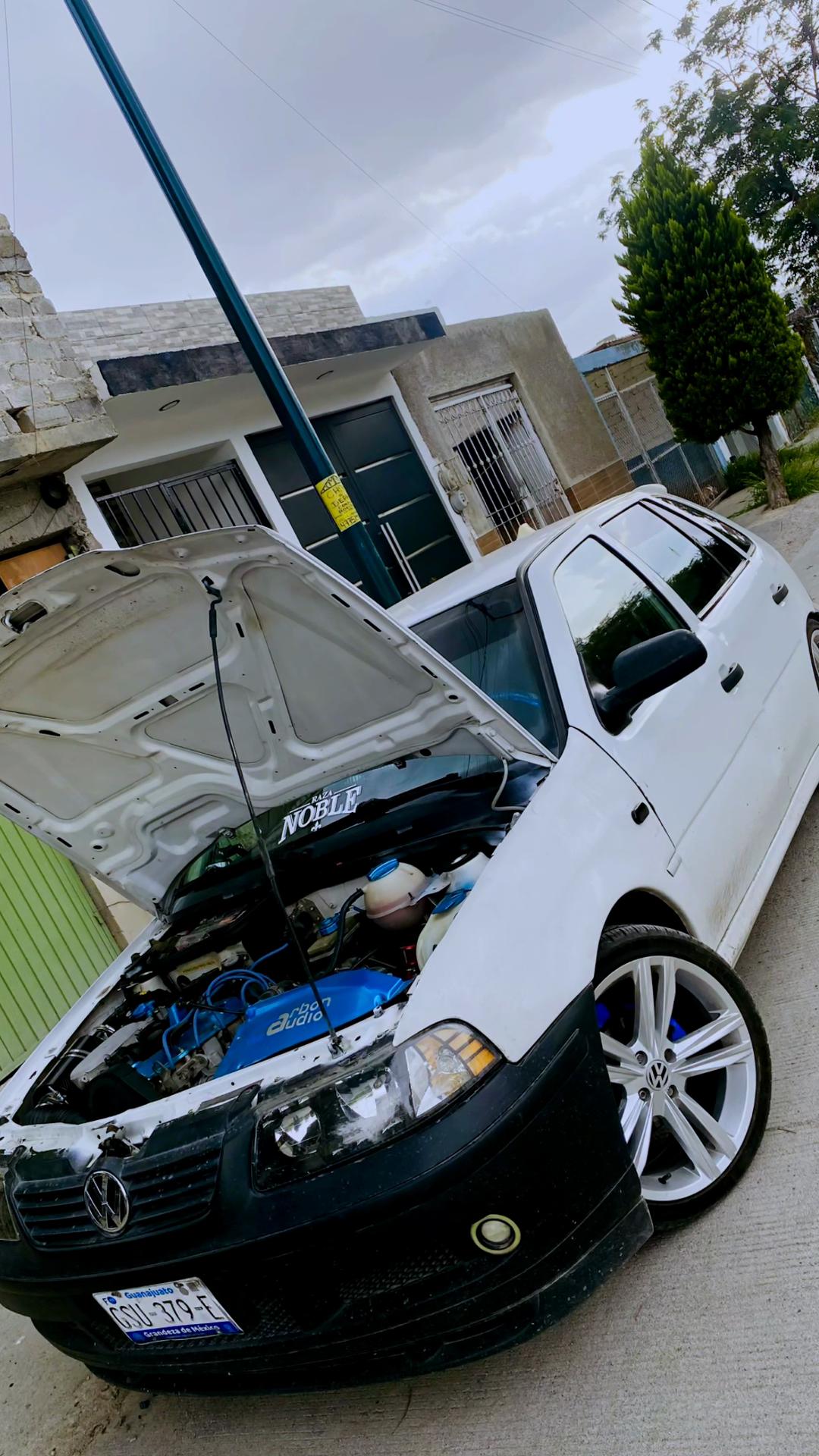 @Chuy 477🔰