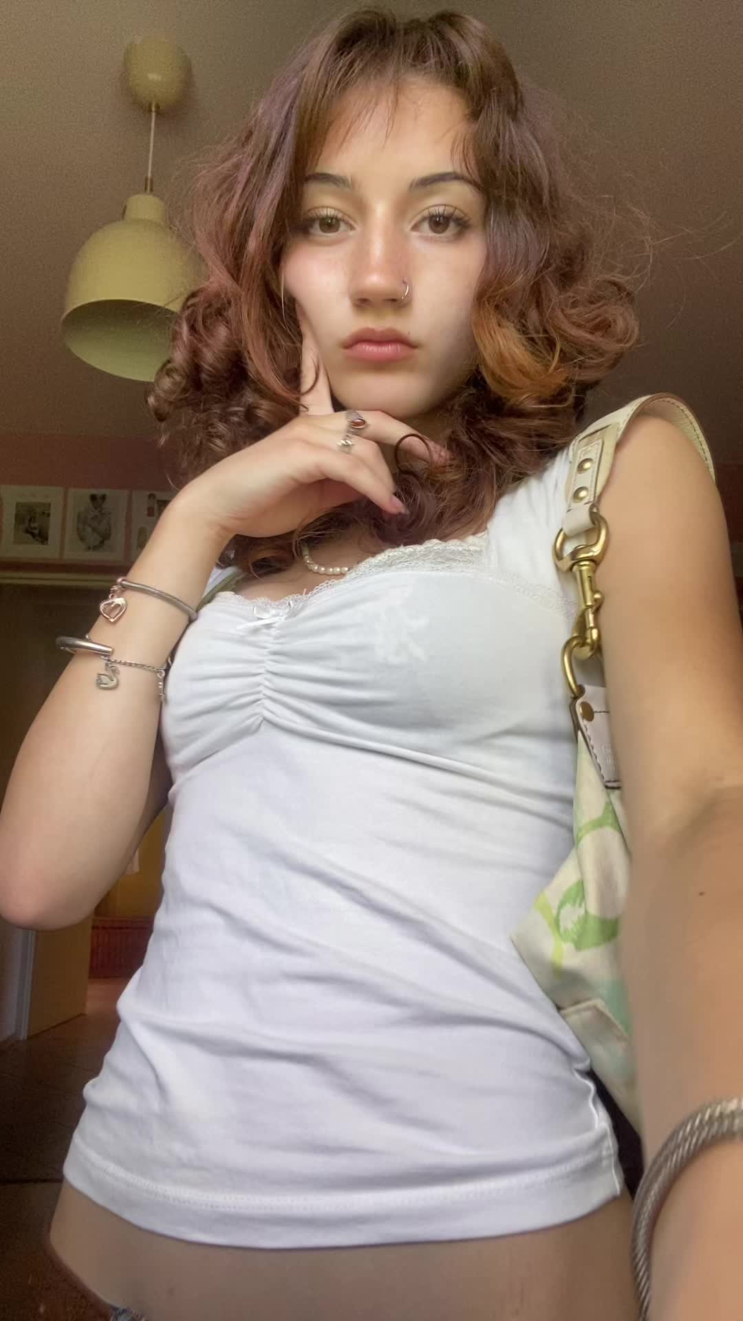 @Helesia🧁