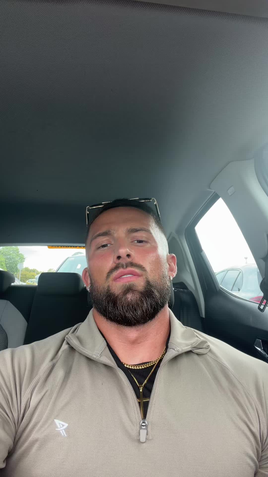 @kyjones👑
