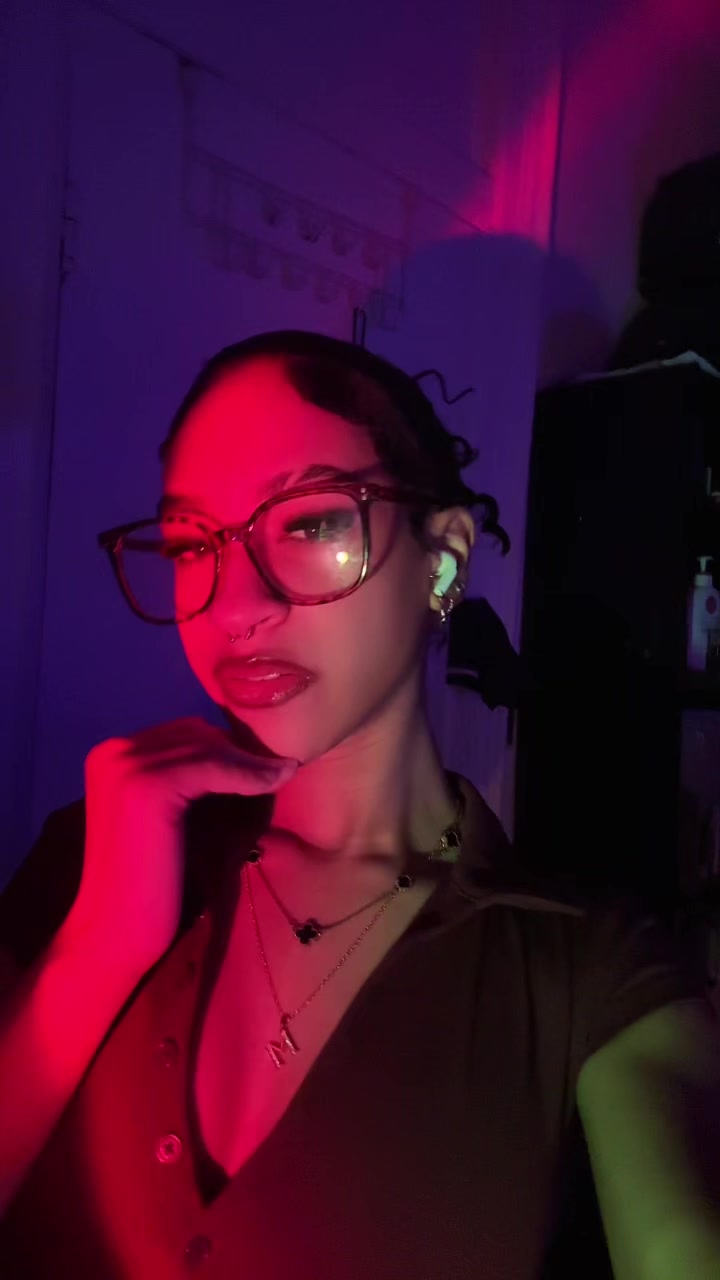 @🧛🏼♀️