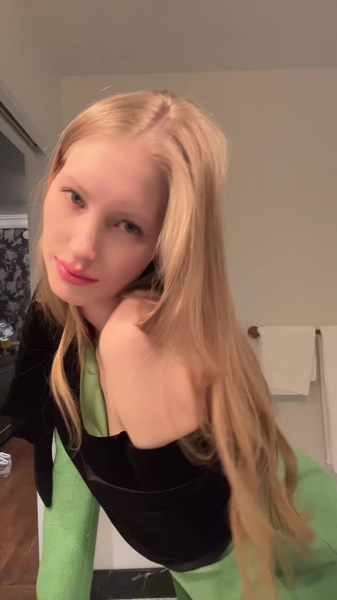 @laura