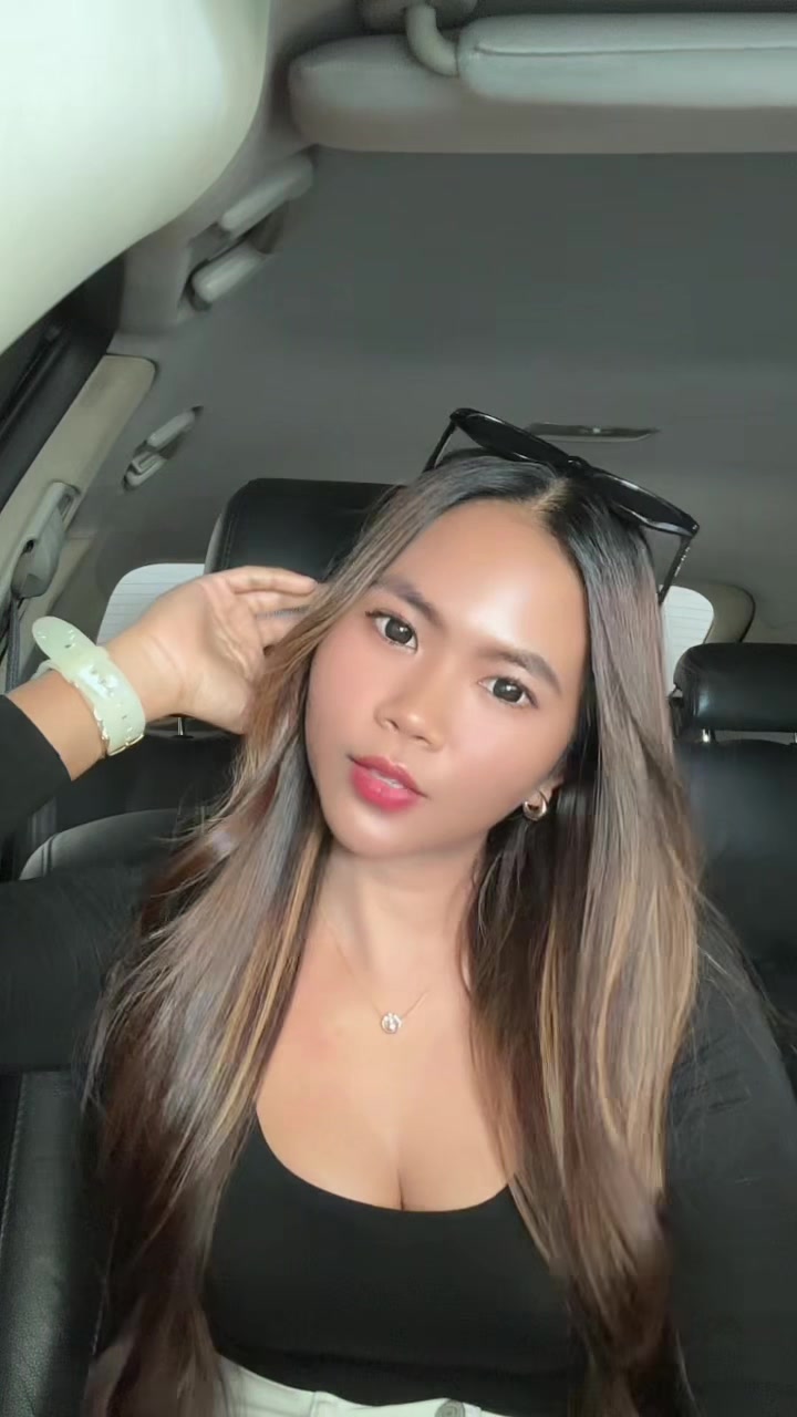 @yuni_karthika
