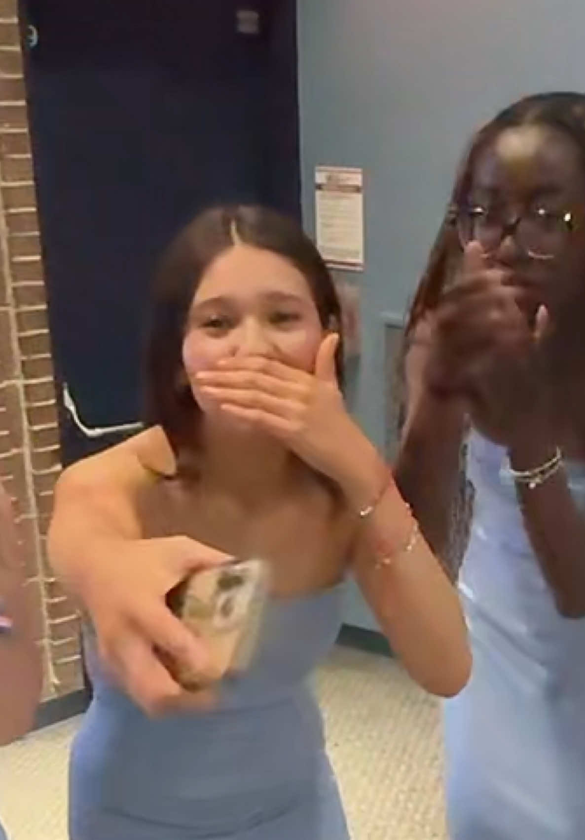 @anika