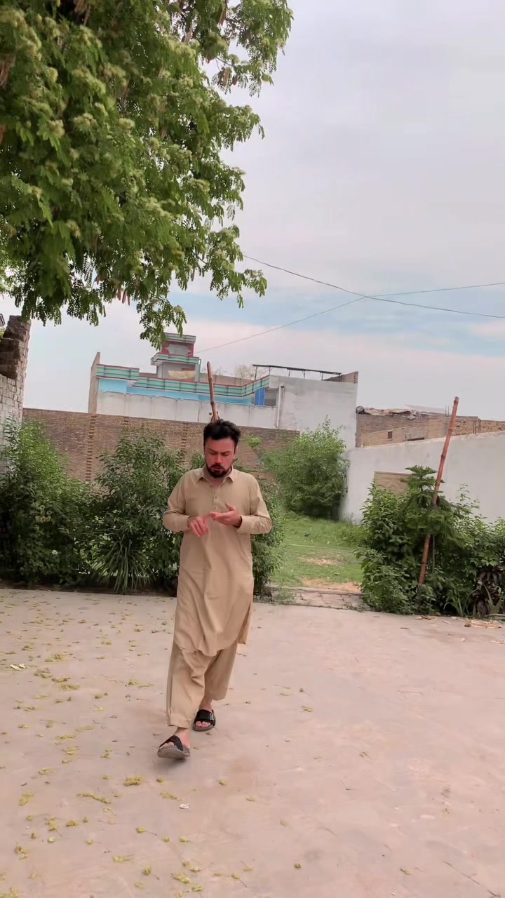 @Junii shah (جونی شاہ)