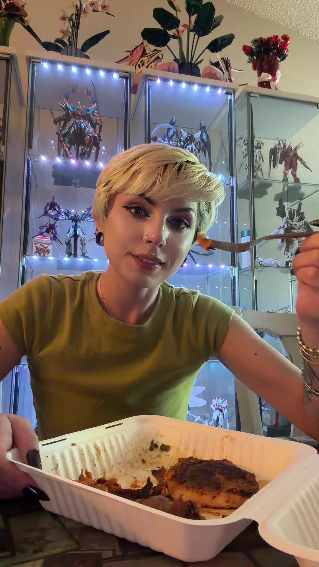 @reeyue