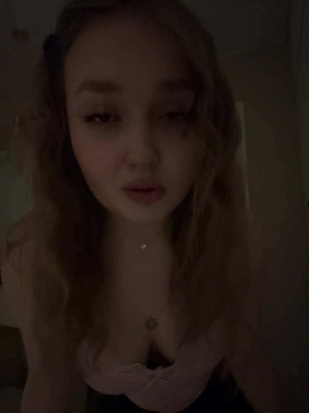 @полина🧸