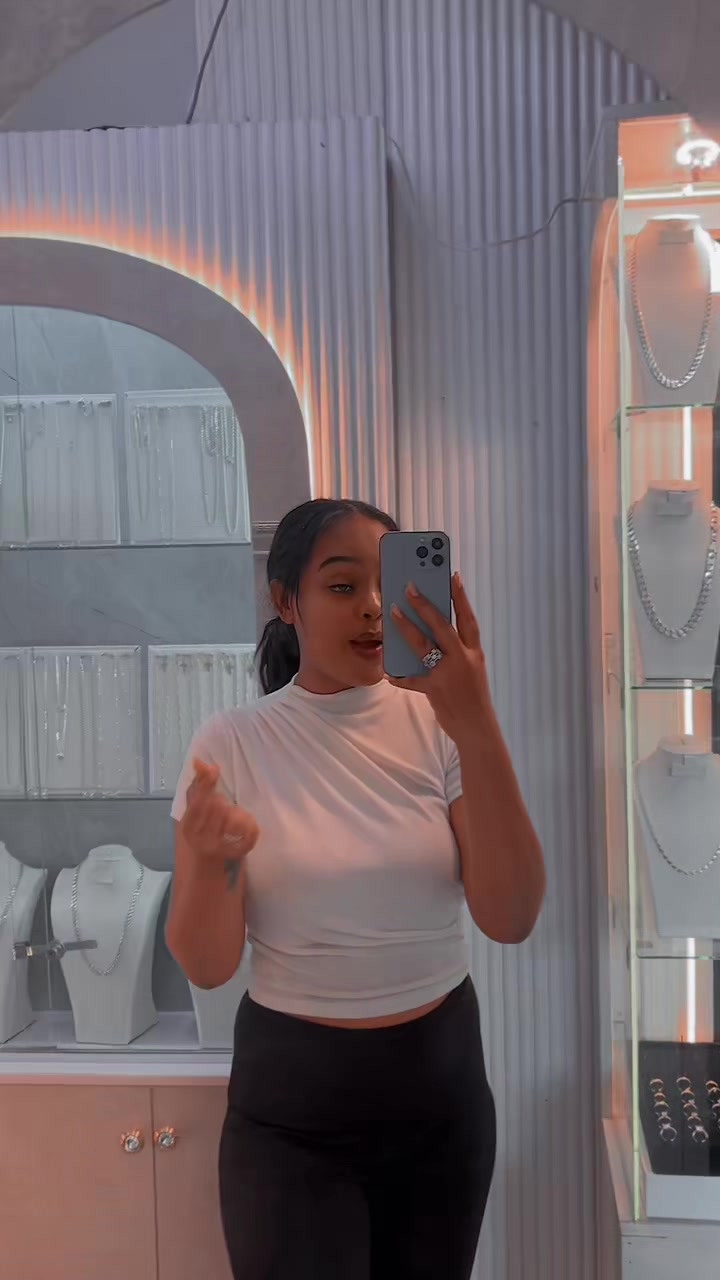 @Eyu