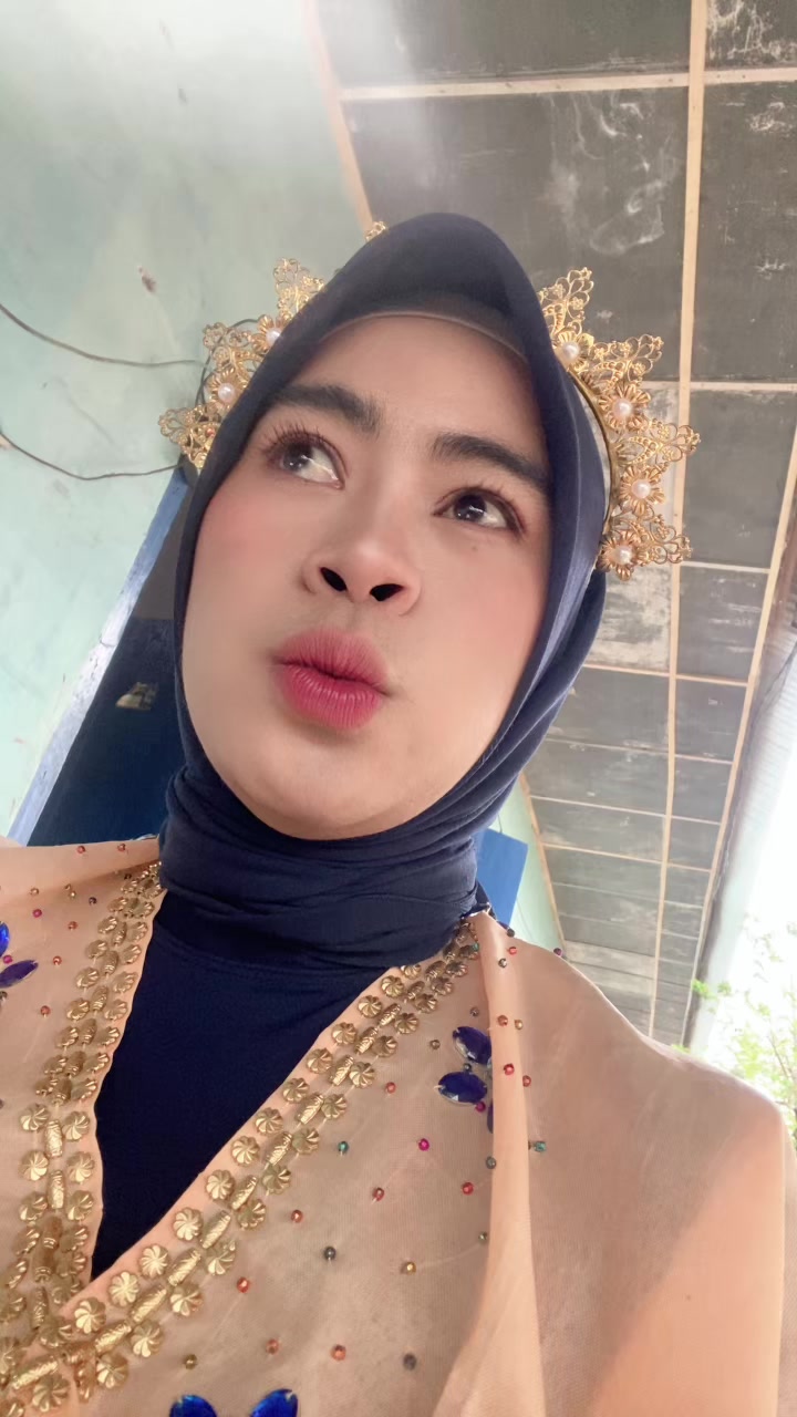 @_aini