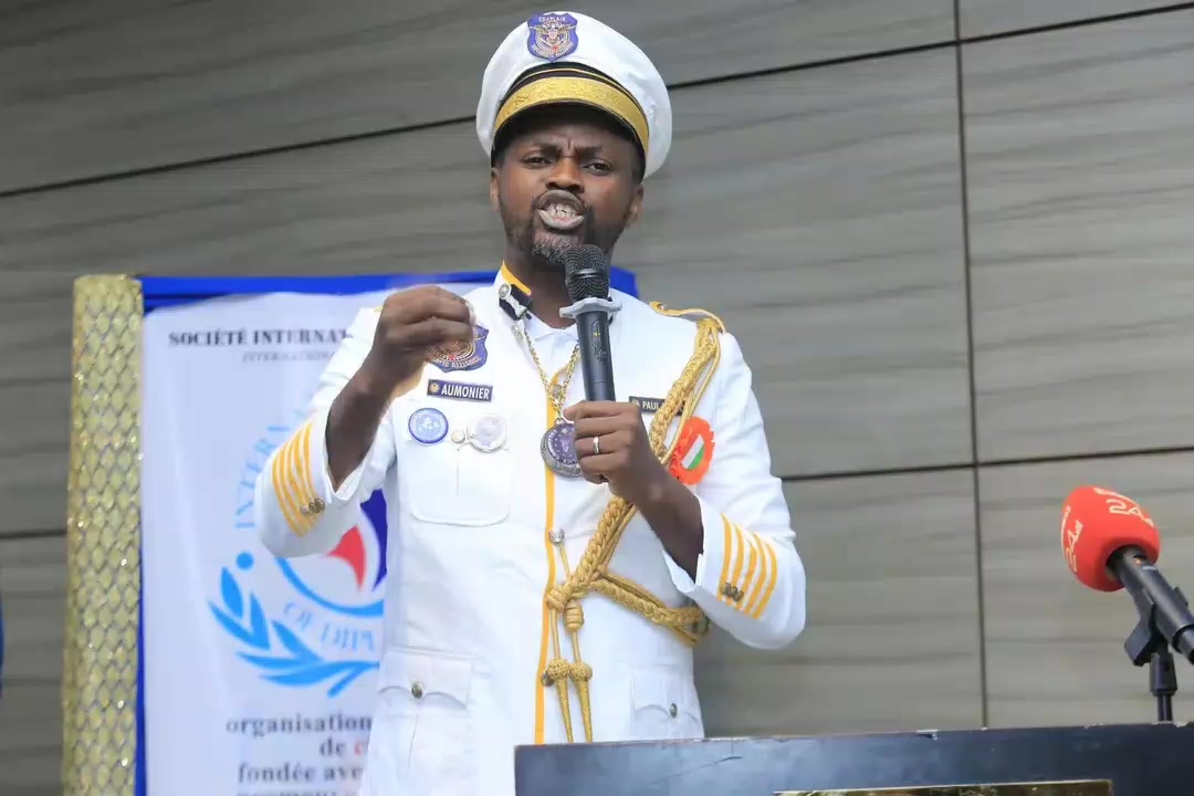 @Docteur Paul KODJO