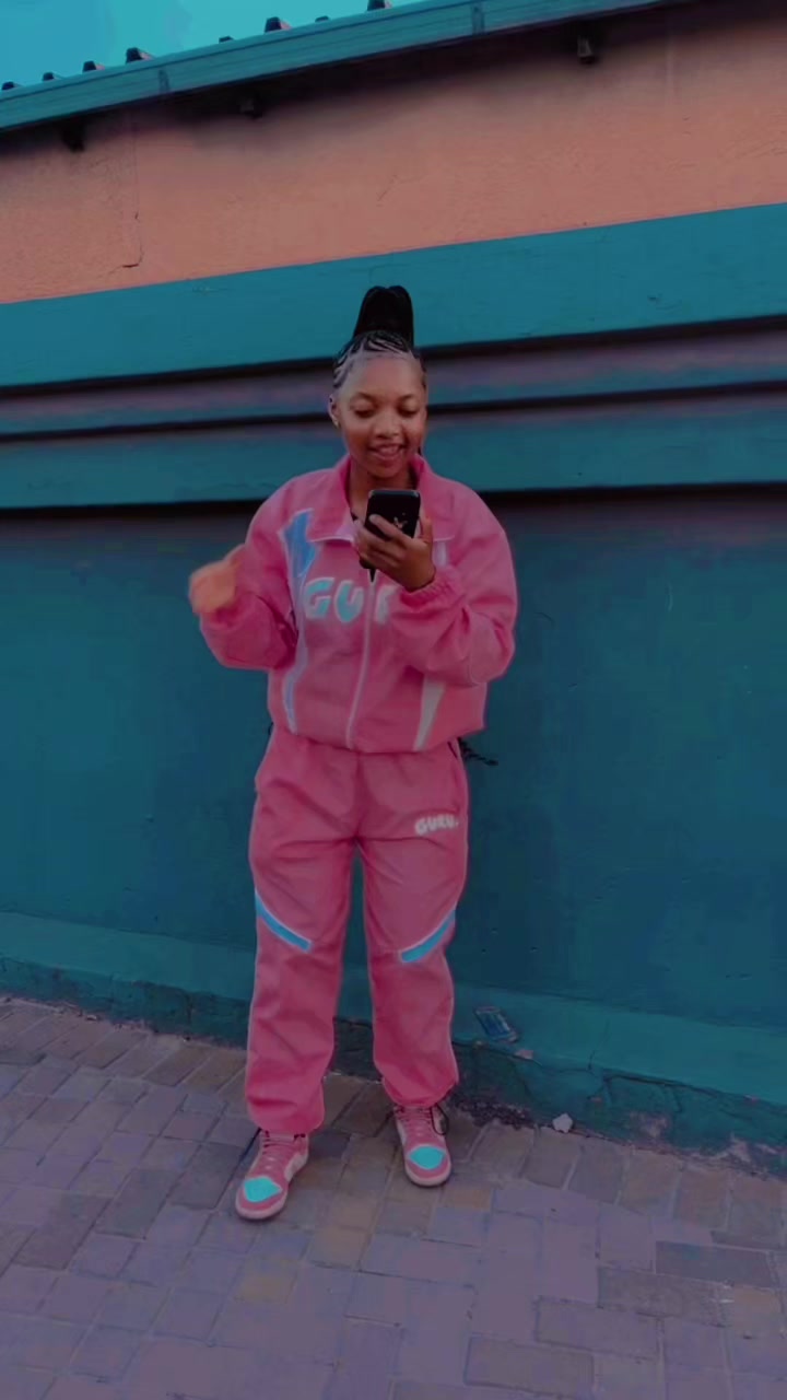 @Weird Hun January .🎀