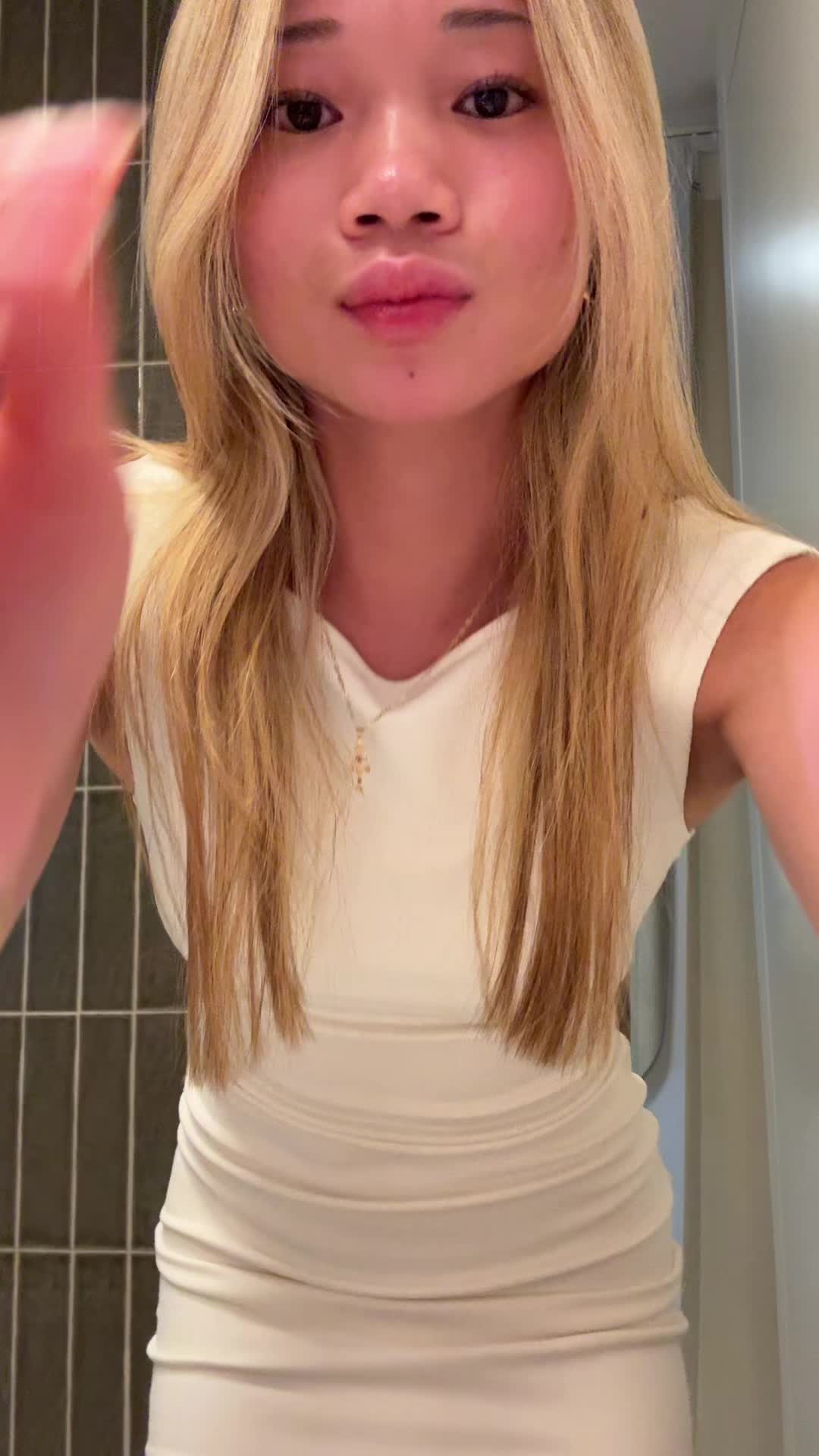 @🫦