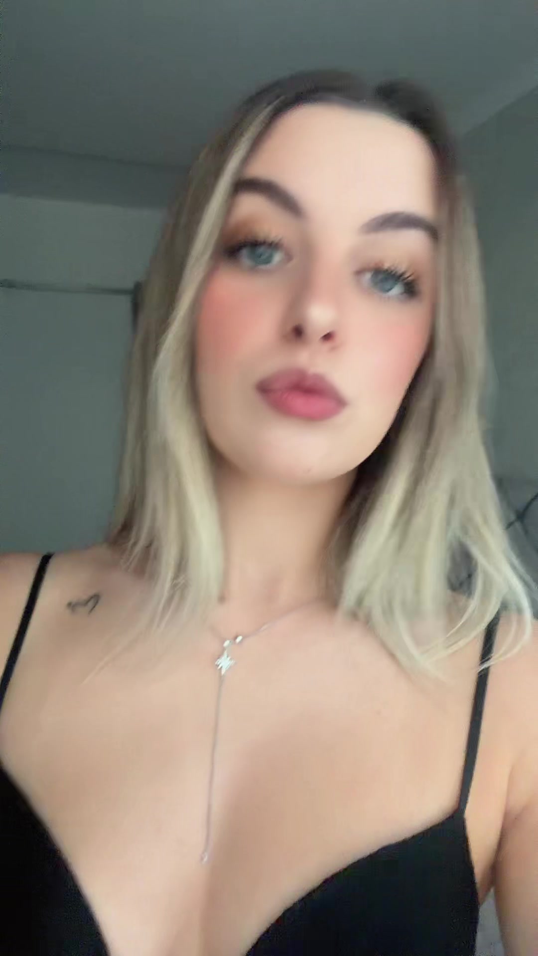 @iris