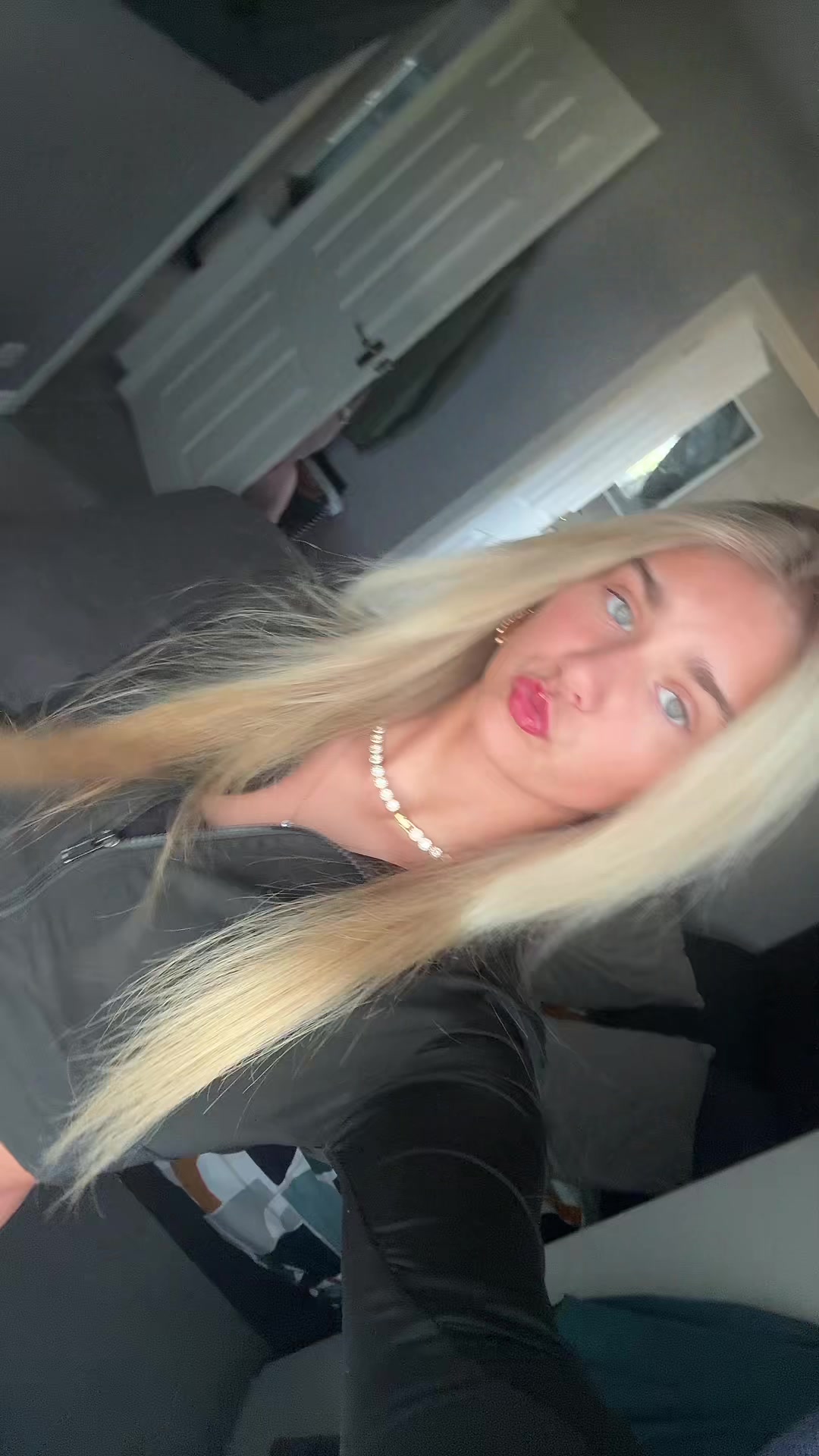 @𝐄 𝐌 𝐈 𝐋 𝐘ꨄ