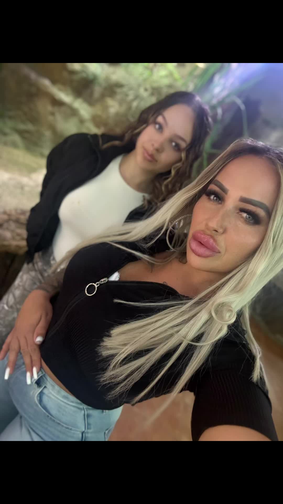 @Diána