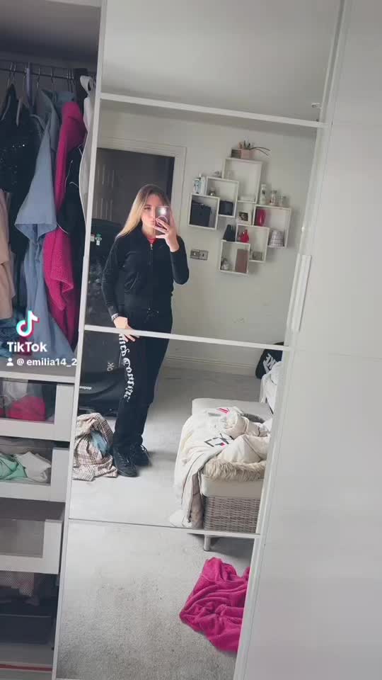 @𝐸𝓂𝒾𝓁𝒾𝒶 𝒮𝒶𝒾𝒸𝒶𝓃𝑒