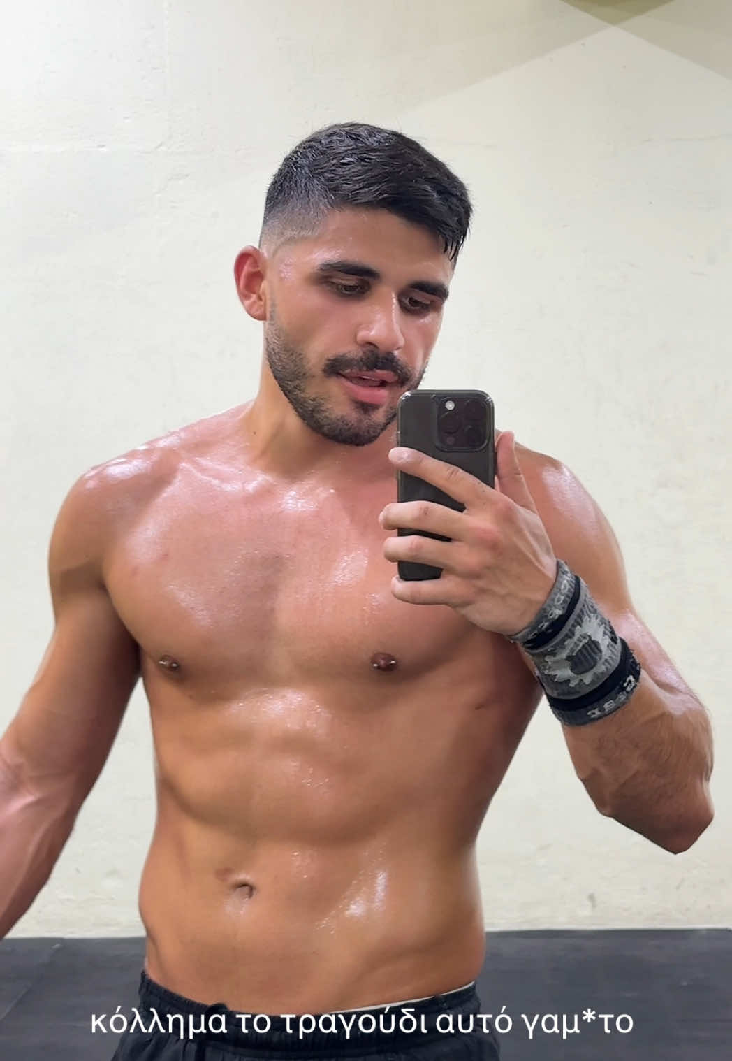 @nikosgiann_