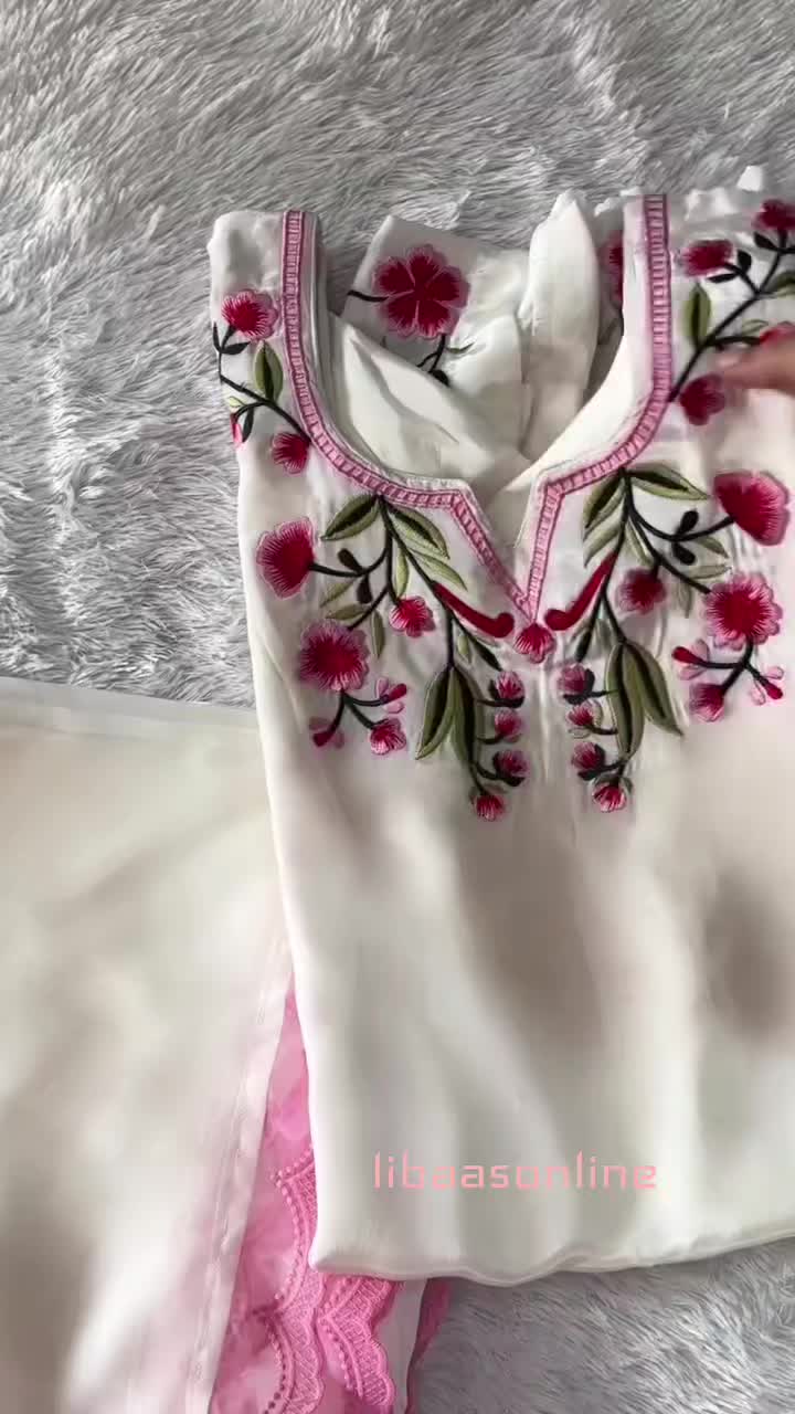 @ਲਿਬਾਸ by ਕੌਰ