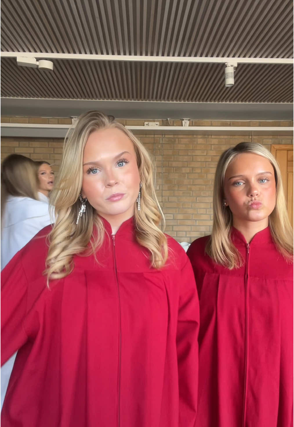 @Emelie