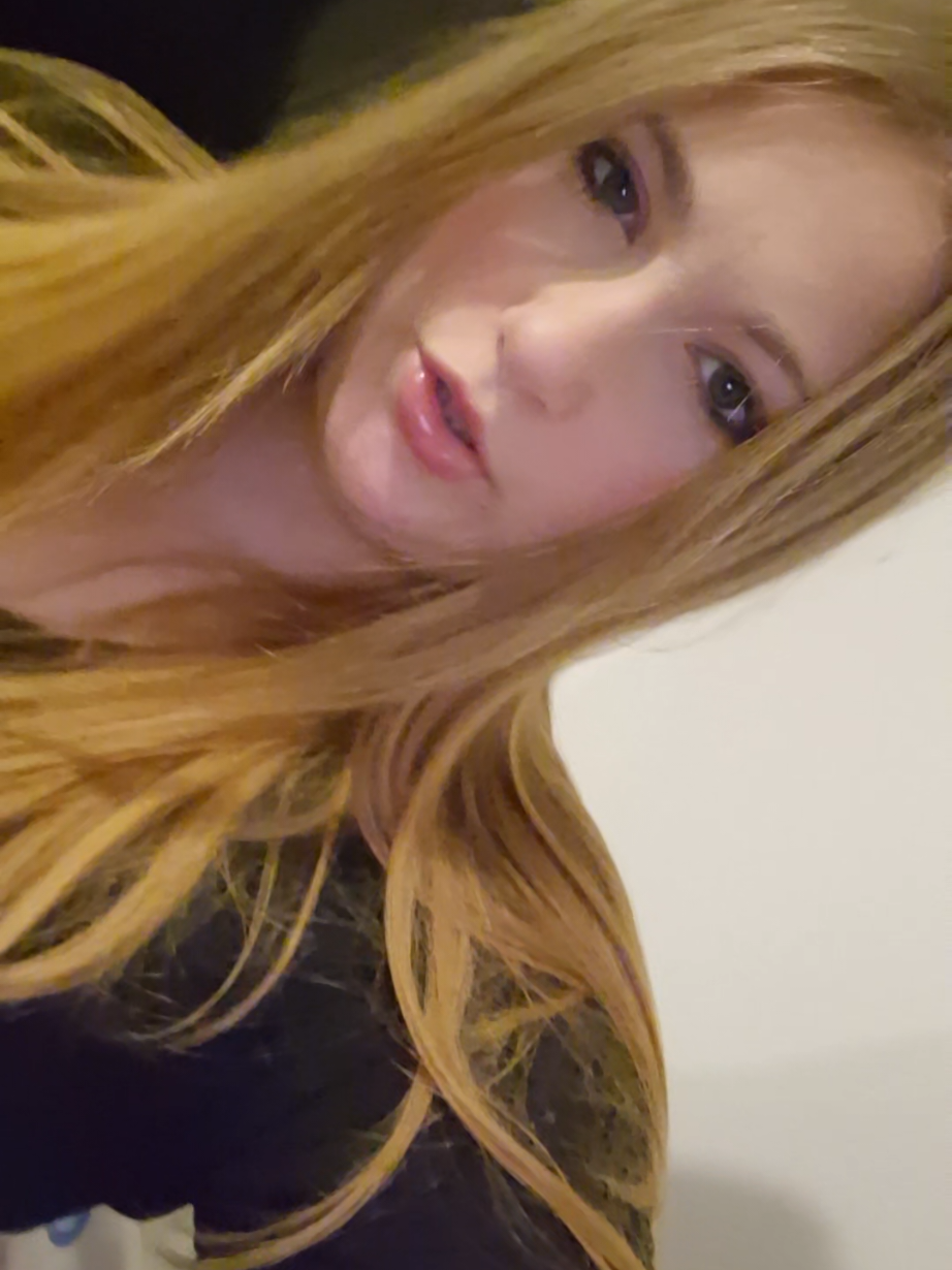 @♡︎ 𝒪𝓁𝒾𝓋𝒾𝒶 ♡︎