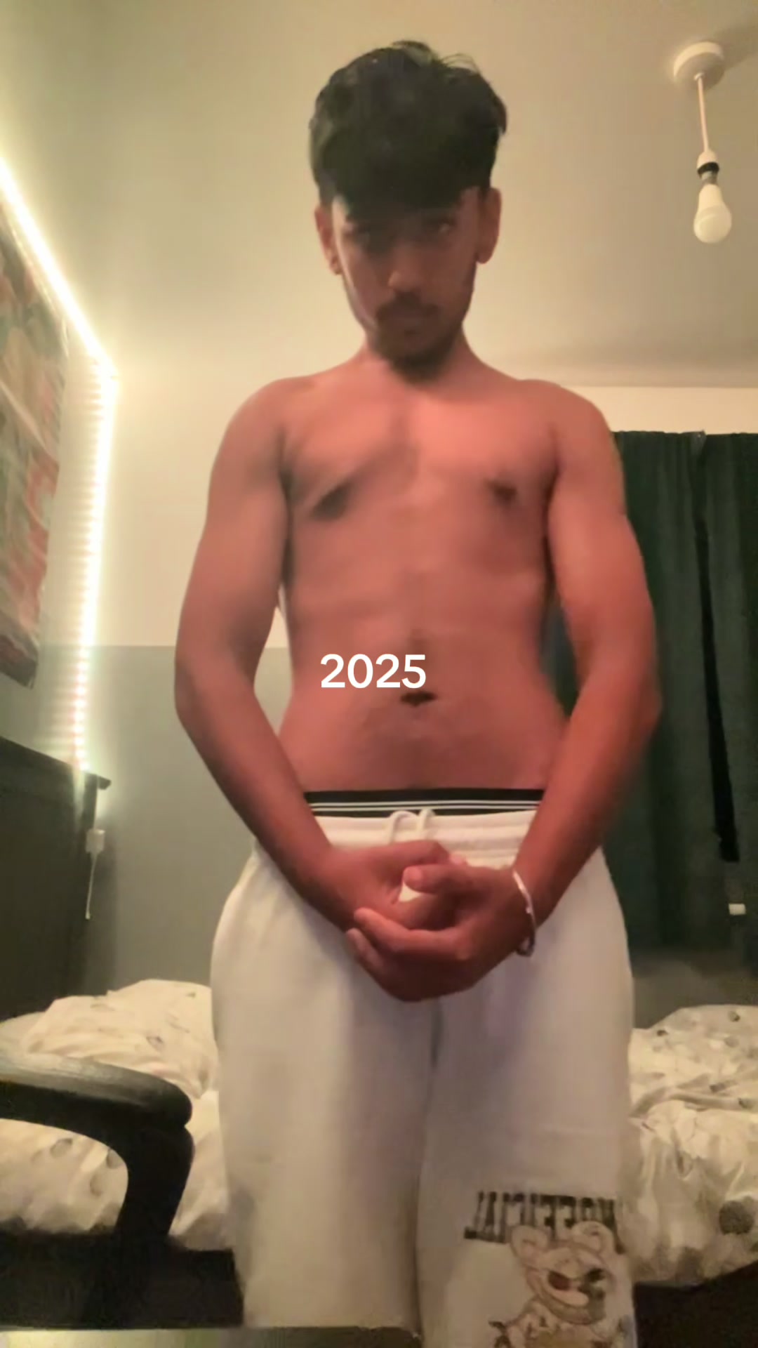 @✇
