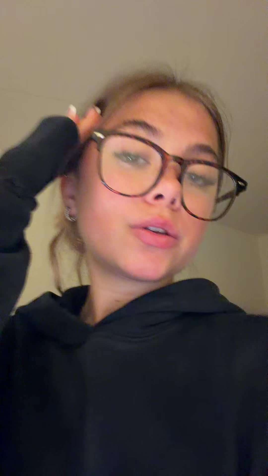 @Elena_<3
