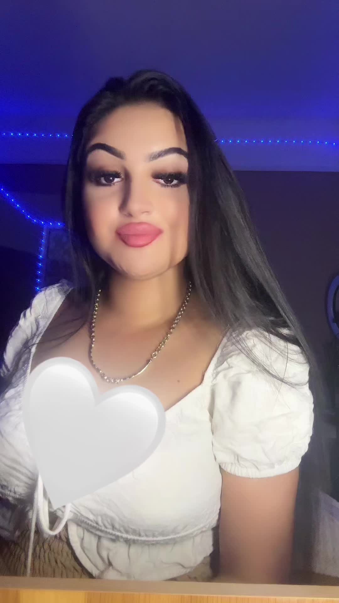 @Vivike007💋