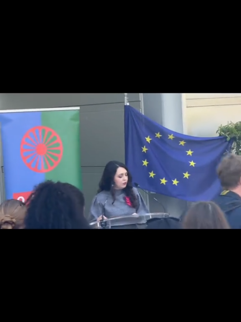@Connecting Roma